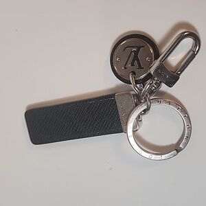 Louis Vuitton Taiga Porte Cles Neo Key Ring /Charm Black and Sliver